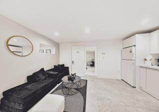 Modern 1BR Suite near MIA Free Parking - 0