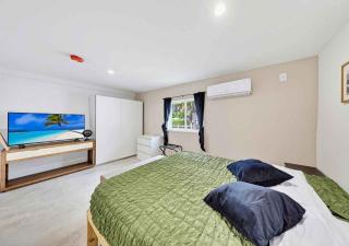 Modern 1BR Suite near MIA Free Parking - 3