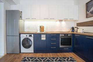 Cozy Apartment Overlooking The Park - 9