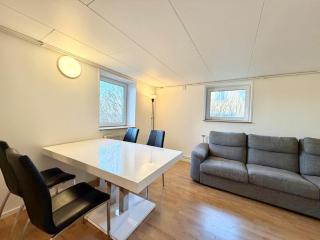 Work-Ready 3BR Home - 6 Single Beds - 10 Min to Volvo - 3