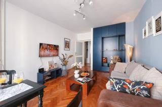 Vintage charm by Republic Square - French balcony - 5