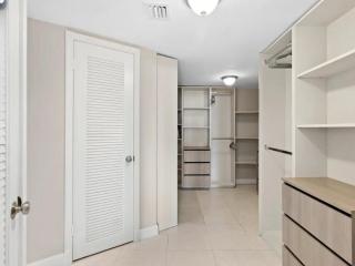 Spacious 2BR Island Retreat with Ocean Views - 5