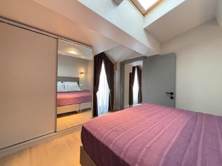 Luxury Penthouse Suite with Private Terrace - 9