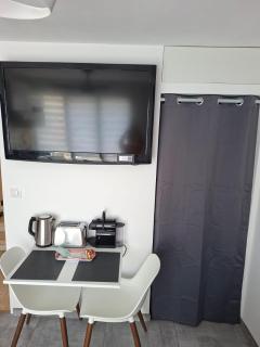 Superbe studio entièrement refait à neuf - 3