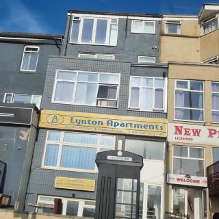 Lynton apartments-SEA VIEW STUDIO - 9