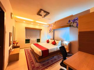 Wildberrys Suites - Complementary Breakfast - Executive Room with Living room - Swimming Pool - Restaurant - Free Parking - 7