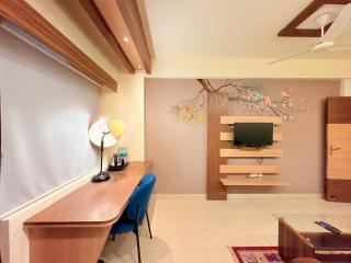 Wildberrys Suites - Complementary Breakfast - Executive Room with Living room - Swimming Pool - Restaurant - Free Parking - 8