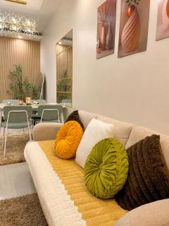 Cattaleya Haven - 2