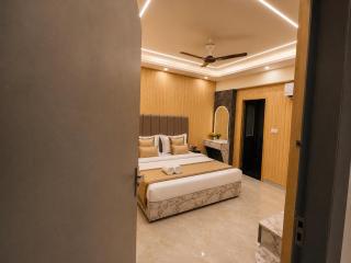 Hotel HS Palace, A Four Star Luxury Hotel & Resort In Haridwar - 1