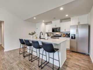 4BR Home, Broken Arrow Extended & Monthly Stays - 2