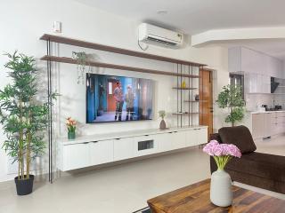 HYD - Lake Haus- AC 3BHK, 65' TV, Free Cleaning - 8