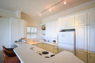 Casual Beachfront 1-Bed with Pool - 4