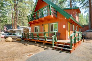 Walk to Regan Beach! Cozy Cabin w/ Private Hot Tub - 0