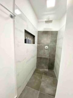 150 meters from El Poblado Park - 1