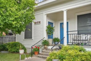 Cozy Cottage on UT Campus - 0