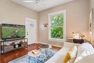Cozy Cottage on UT Campus - 7