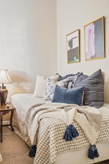 Cozy Cottage on UT Campus - 5