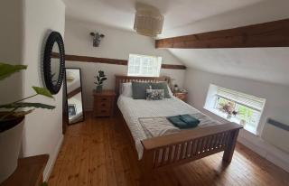 2BR Countryside Pebble Cottage Retreat - 2