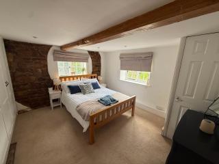 2BR Countryside Pebble Cottage Retreat - 1