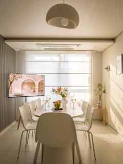 Spacious 4BR Home , Sleeps 10 , Near Dongdaemun - 3