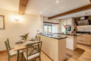 2 Bed in St. Giles oc-c45183 - 3
