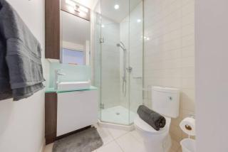 1 BR Furnished Condo with Balcony across CN Tower - 7