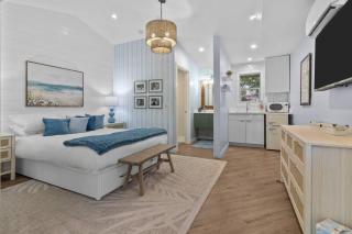 The American Hotel. Suite 1. A Summer Place. - 1