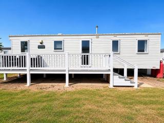 Homely caravan with side decking at Pakefield Holiday Park, Suffolk ref 68071CR - 9