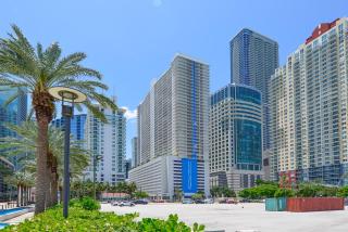 Highrise Condo in Brickell with Balcony and Free parking - 3
