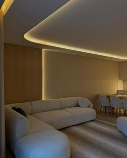 Aurenne 3BR 3BA Premium Residence with 20M Pool - 1