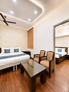 Hotel Premier Noida with Luxury Restaurant & Rooftop Near Greater Noida Expo Mart & Amity University Noida - 6