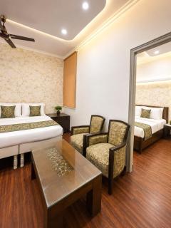 Hotel Premier Noida with Luxury Restaurant & Rooftop Near Greater Noida Expo Mart & Amity University Noida - 3