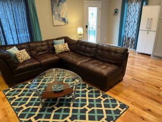 Atlanta Unit 2 Room 3 - Atlanta Bests Kept Secret Private Bedroom & Bathroom - 0