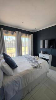 The Manor - 5