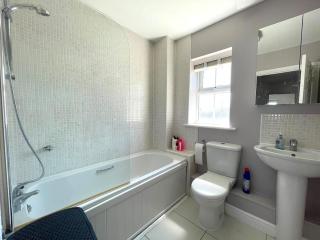 Coastal 3-Bed Home, Sleeps 6 - 9