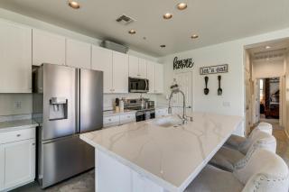 Relax Poolside, Explore South Mtn! Extended Escape - 7