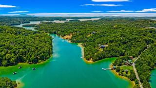 Lakefront Gem - Mtn Views - Hot Tub - Private Dock - Sevierville - 5