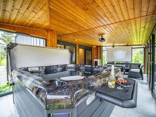 LoveLake dom z jacuzzi - 6