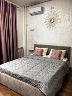 LUX Pink Apartments - 9