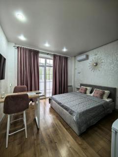 LUX Pink Apartments - 8