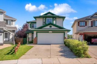 Cozy and Elegant 4BR Retreat, Entire House, King Bed, Airport, Ring Road, Games - 5
