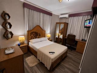 Culture Crossroads Inn - 9
