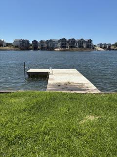 Classic Lakefront Cottage with Private Dock, Lovely Lake View, Backyard & WiFi - 7