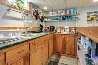 3 Mi to Shore! Searsport Apt w/ Shared Pool - 7