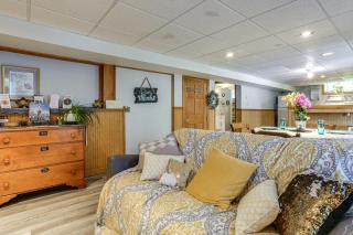 3 Mi to Shore! Searsport Apt w/ Shared Pool - 4