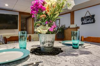 3 Mi to Shore! Searsport Apt w/ Shared Pool - 1