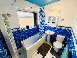 4BR House Free Parking Sleeps 7 Wolverhampton - 5