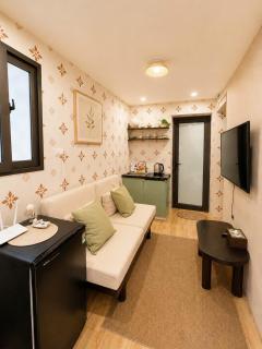 Cozy 2BR House Walk To Hoan Kiem Lake, Opera House & Old Quarter - 8