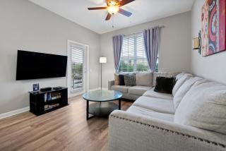 Beautiful Vista Cay Condo Next to Clubhouse - 3033 - 0