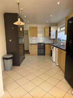 Spacious 2 bedroom home with garden - 1
